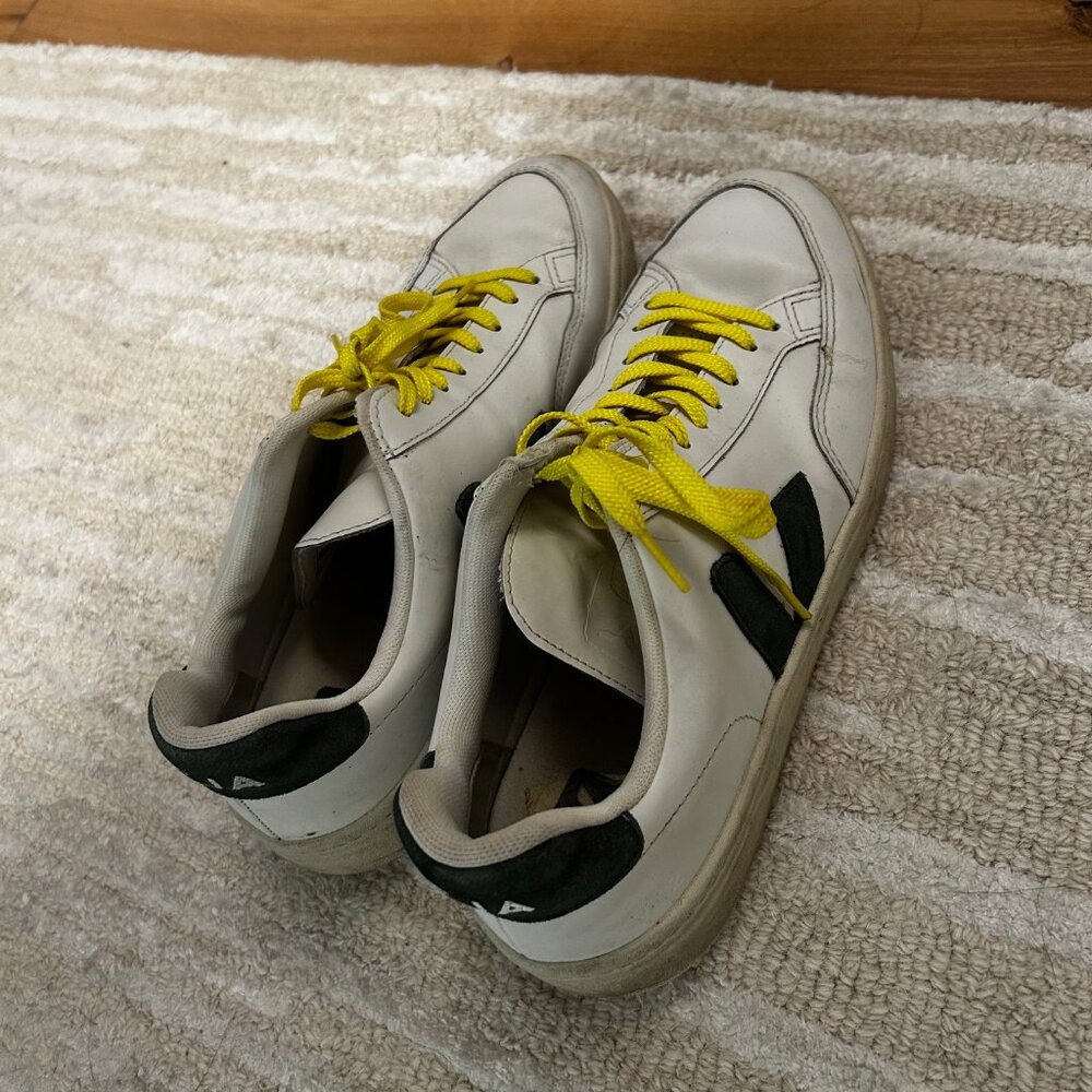 VEJA White & Green V-12 Leather Sneakers